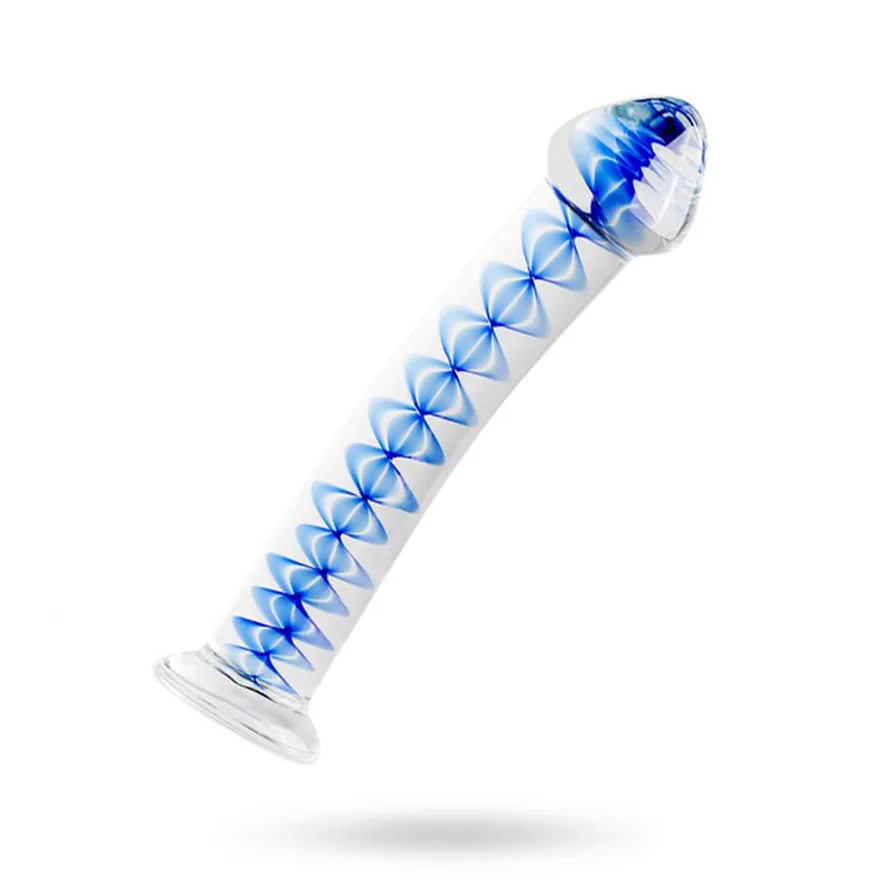 Gildo Glass Dildo No. 4 i genomskinligt glas med blå spiraler, sedd snett från sidan med den platta basen nedåt